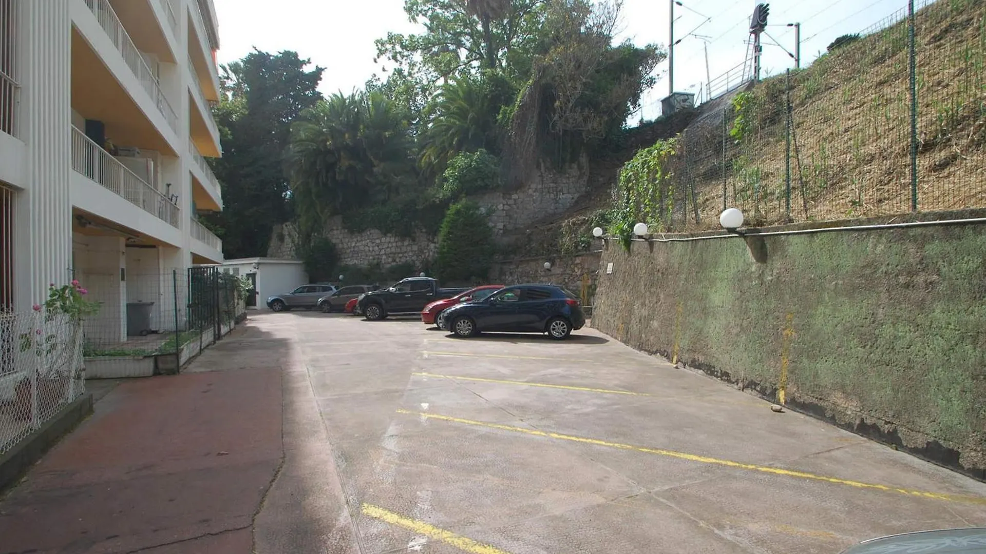 Superbe 2P Climatise Avec Terrasses, Garage Et Piscine, Face A La Mer. - Fr-1-196-222 contacts