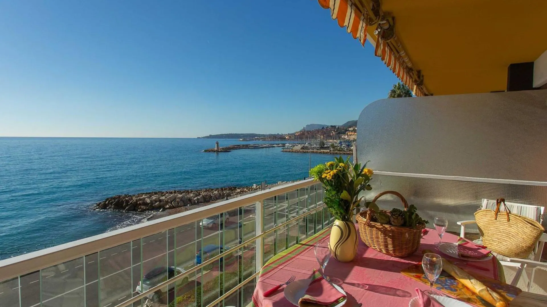 Superbe 2P Climatise Avec Terrasses, Garage Et Piscine, Face A La Mer. - Fr-1-196-222 مينتون شقة